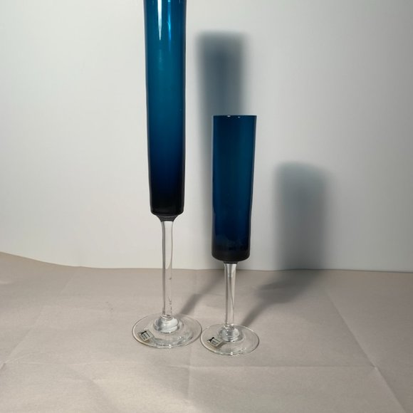 Two Gorgeous long-stemmed glass Vases, sizes 8" and 12", Marine Blue - Picture 10 of 10